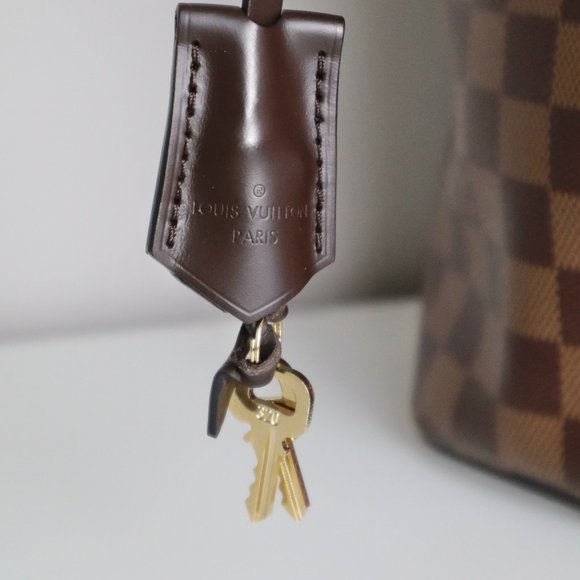 ❌SOLD❌Louis Vuitton Damier Ebene Jersey Magnolia Tote - Picture 13 of 16